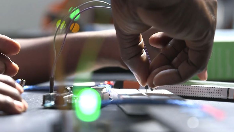 How Technology Is Changing the Way We Live and Work